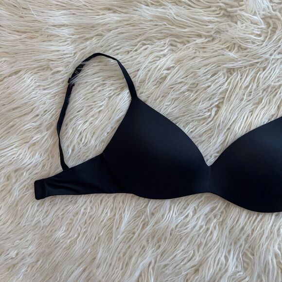 Skims Wireless Form Push Up Plunge Bra Onyx Size 32D - Picture 2 of 6